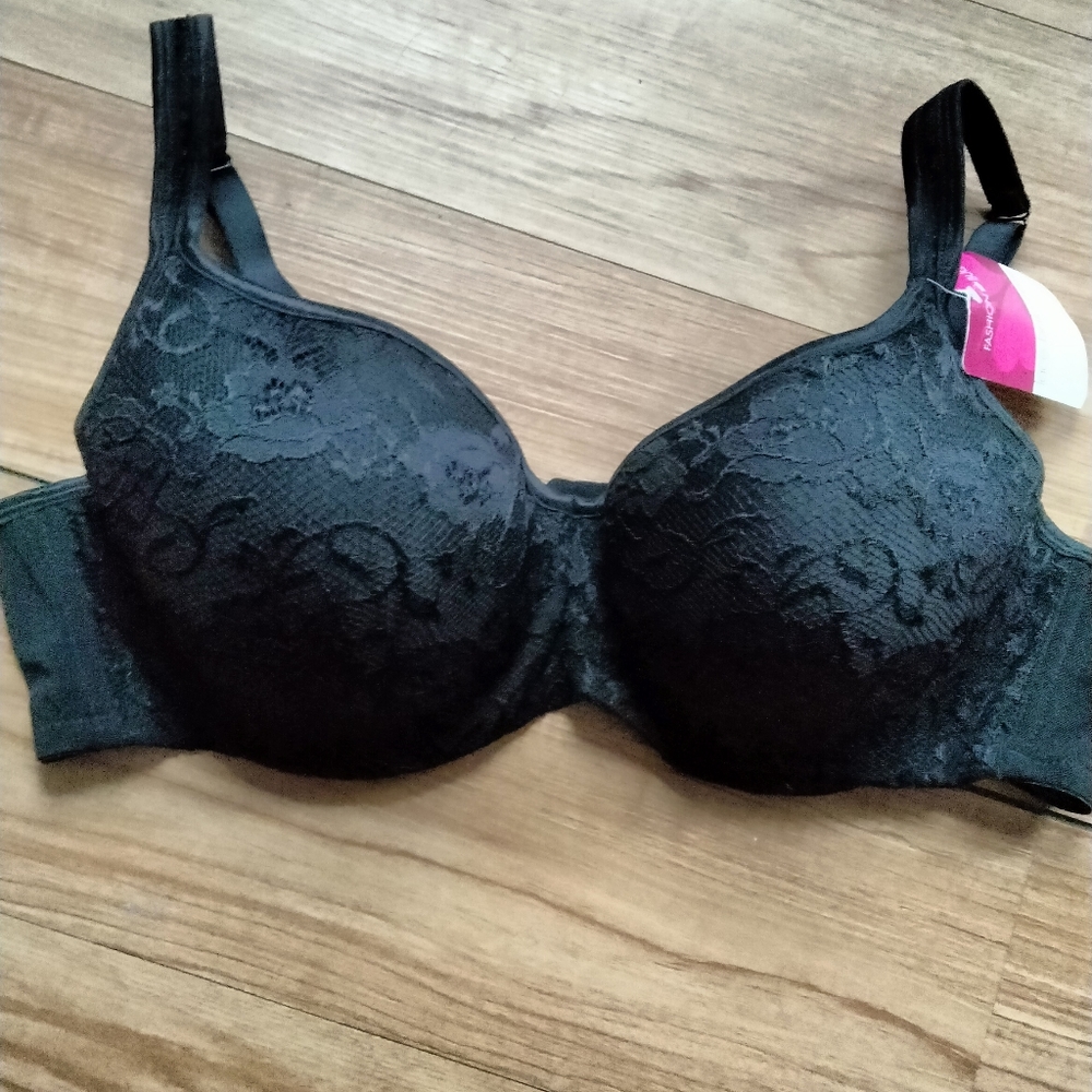 Woman's black bra 44C